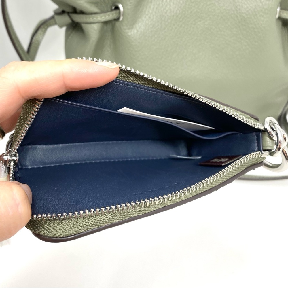 NWT Coach Multifunction Card Case - Picture 2 of 5